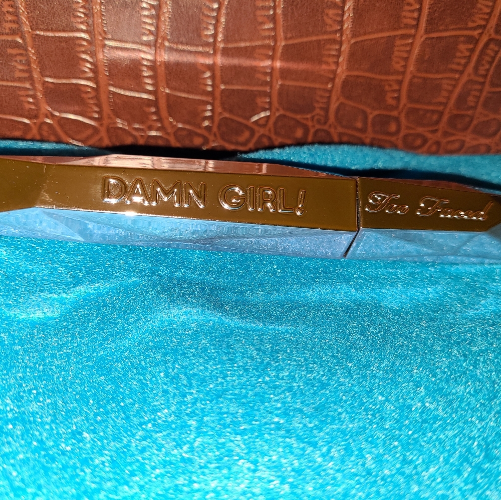 Too Faced Damn Girl! Mascara